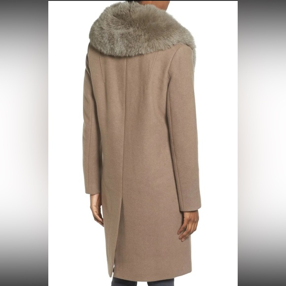 Wool Blend Coat Elie Tahari with Genuine Fox Fur Trim - Picture 3 of 12